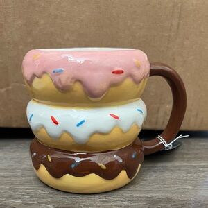 Super Cute Donut Mug- 14 oz.- NWT